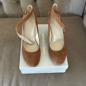 Marc fisher pump, square heel, brown suede, size 8